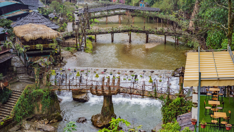 Day 1 Be Amazed At The Valley's Spectacular Natural Landscape In Cat Cat Village