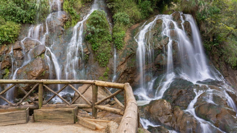 Remember To Keep Some Memorable Memory When Visiting Cat Cat Village