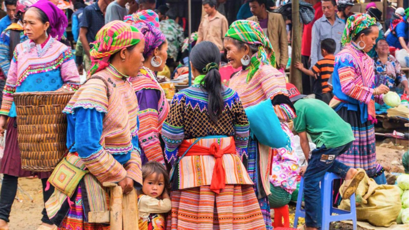 Day 1 Visit The Busy Hill Tribe Market In Sapa