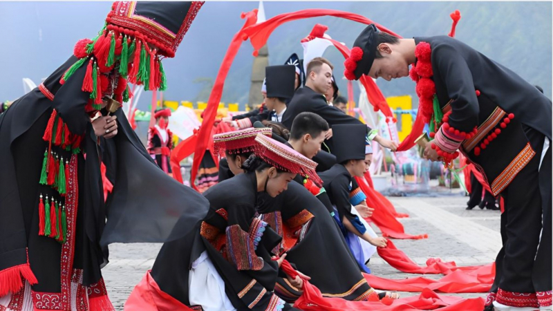 Day 2 Explore Lively Sapa Market