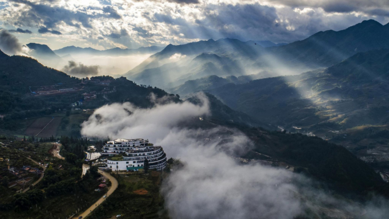 Day 1 Catch Dreamy Cloudy Moment In Ham Rong Mountain