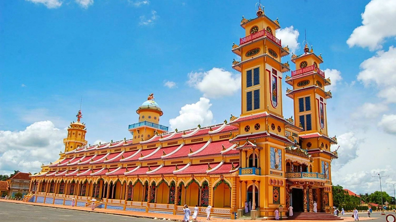 Explore The Unique Architecture Of Cao Dai Temple