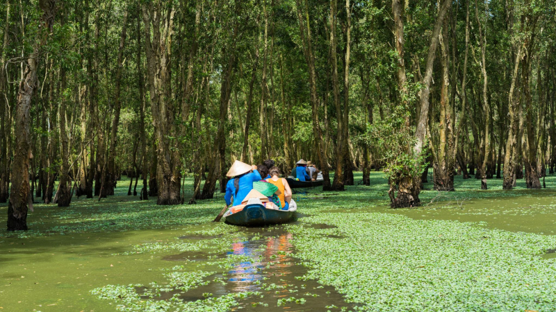 Day 1 Take Part In An Exciting Boat Journey