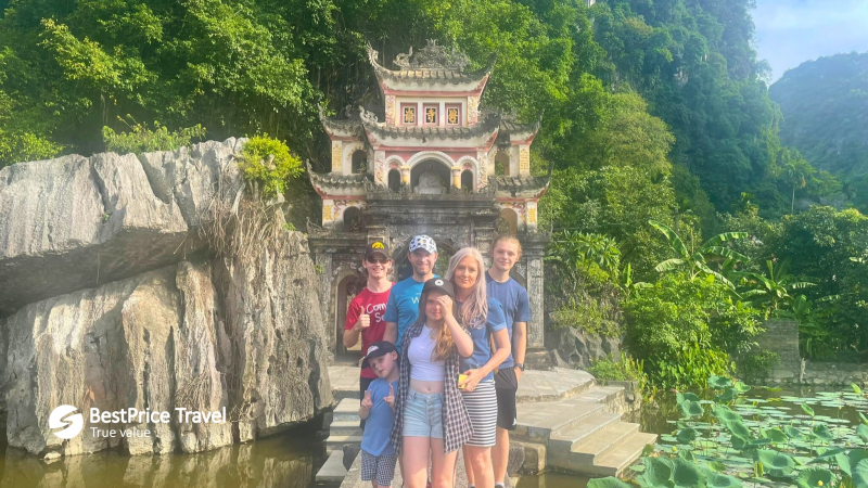 Pay A Visit Bich Dong Pagoda