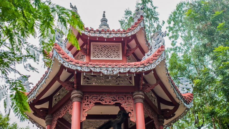 Amazed At The Peaceful Local Pagodas