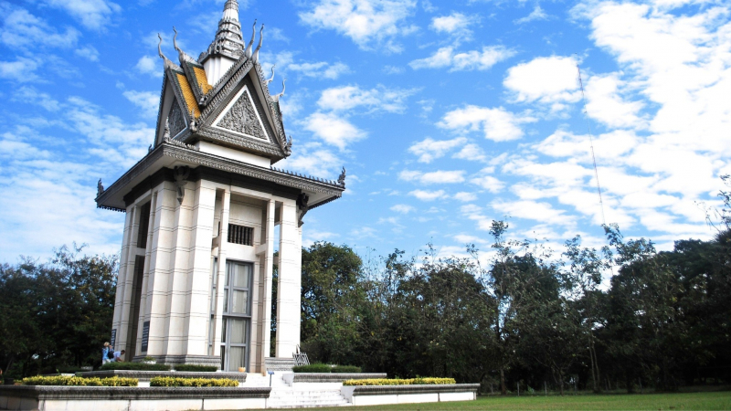The Choeung Ek Monument Is 62m High