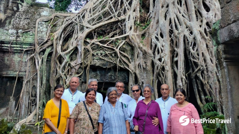 Day 2 Take Pictures At The Famous Temple