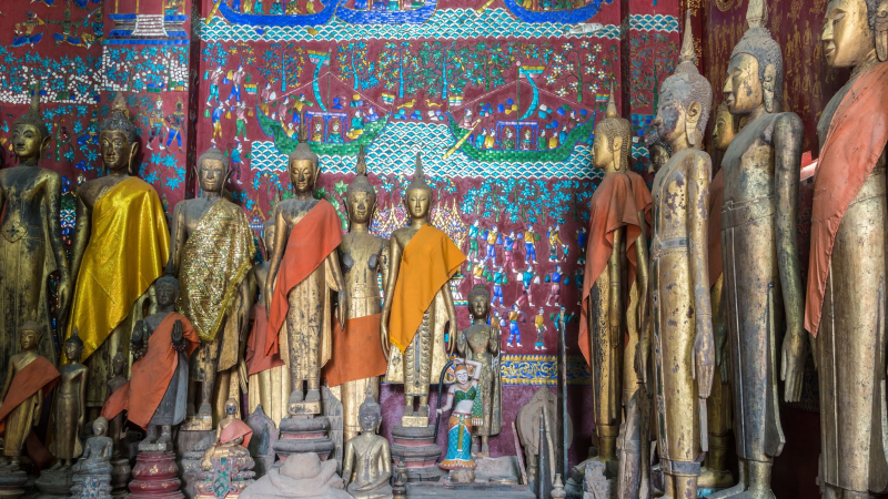 Day 1 Explore The Magnificent Wat Xiengthong