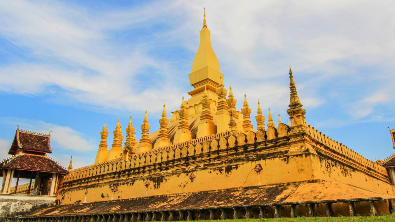 Day 1 Explore The That Luang Stupa Gleaming In Sunshine