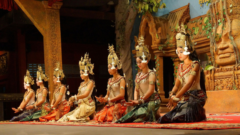 Day 1 Enjoy Traditional Apsara Dance In The End Of Day