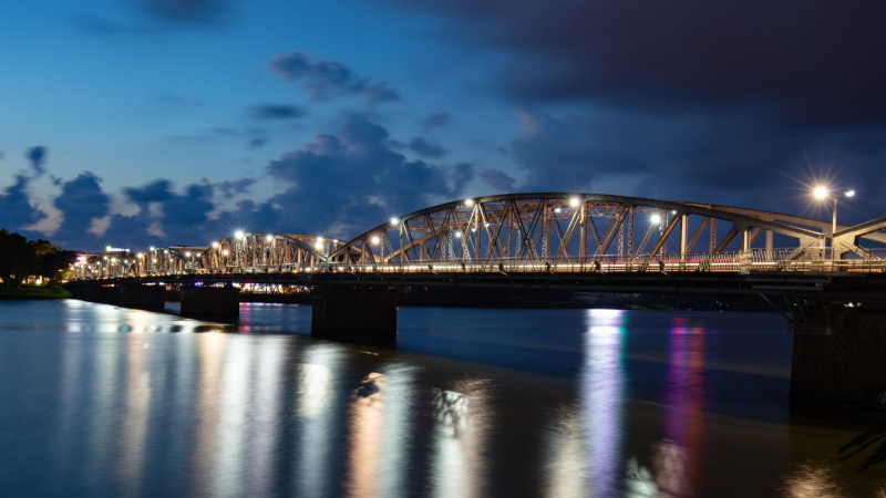 Day 5 Truong Tien Bridge At Dusk