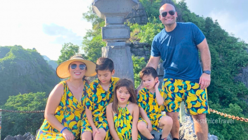 Take Picture With Family In Mua Cave