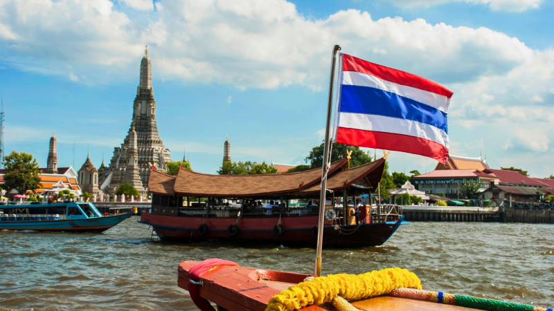 Day 2 Embark On An Exciting Boat Ride Through Wat Arun
