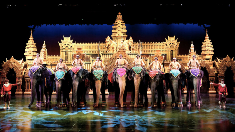 Day 7 Enjoy A Fantasea Show In Phuket