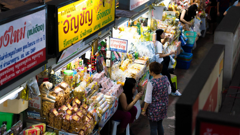 Day 4 Try Some Local Foods In Waroros Market