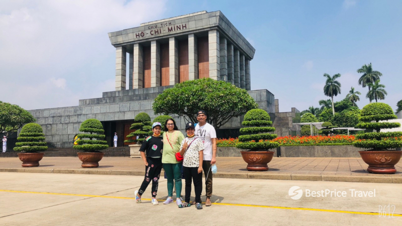 Day 2 Pay A Visit At The Sacred Ho Chi Minh Mausoleum