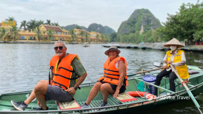 Day 4 Get Ready For The Boat Trip In Trang An Grottoes