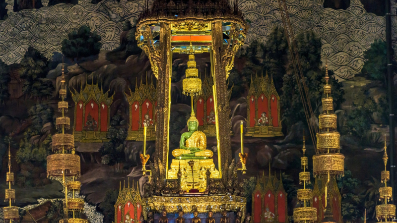 Day 2 The Unique Emerald Buddha