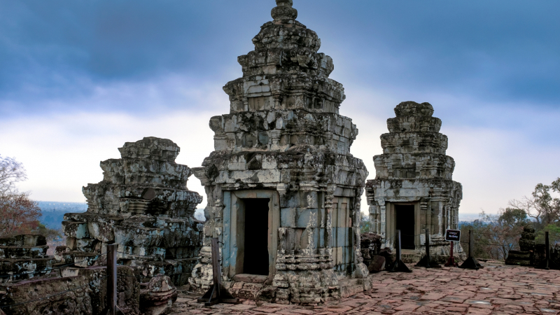 Day 1 Enjoy The Sunset While Visiting Phnom Bakheng