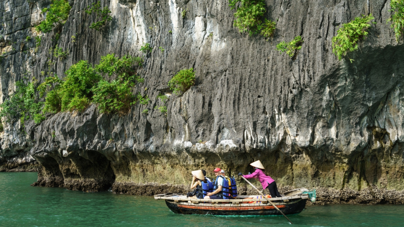 Day 13 Explore Halong Bay On A Rowing Boat