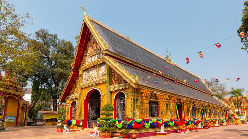 Day 4 Visit The Sacred Wat Si Muang