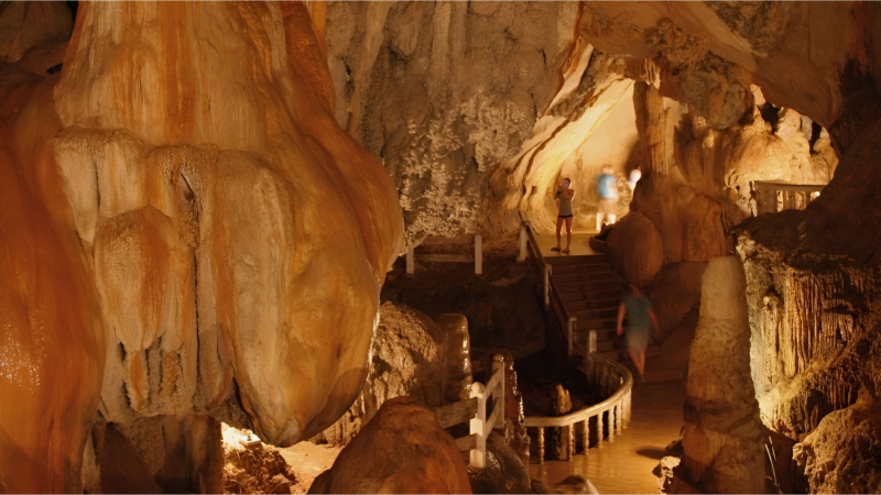 Day 19 Pay A Visit To The Magnificent Tham Jang Cave