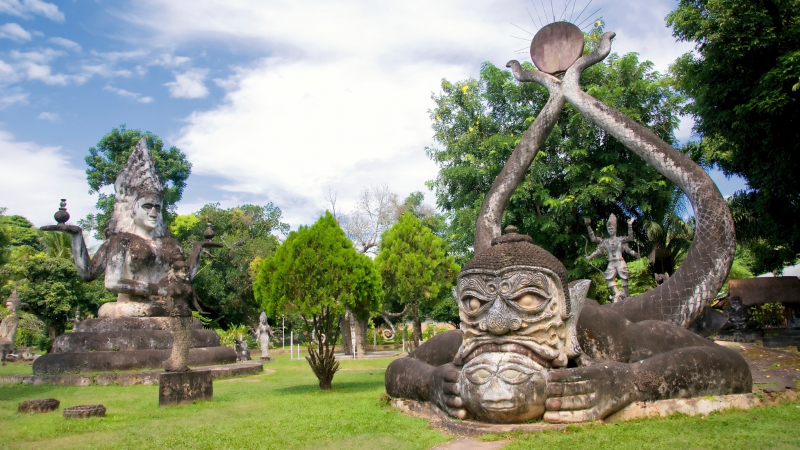 Day 2 Admire 200 Religious Images In Buddha Park