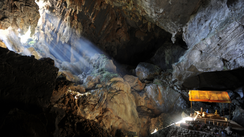 Day 3 Witness The Fascinating Sight Inside Phoukham Caves