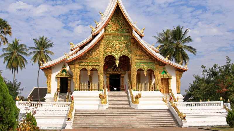 Day 1 Learn About The History Of Laos At The Royal Palace Museum