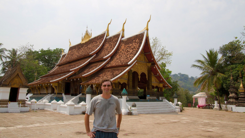 Day 1 Tourists Taking Picture With The Biggest Temple In Luang Prabang Wat Xieng Thong