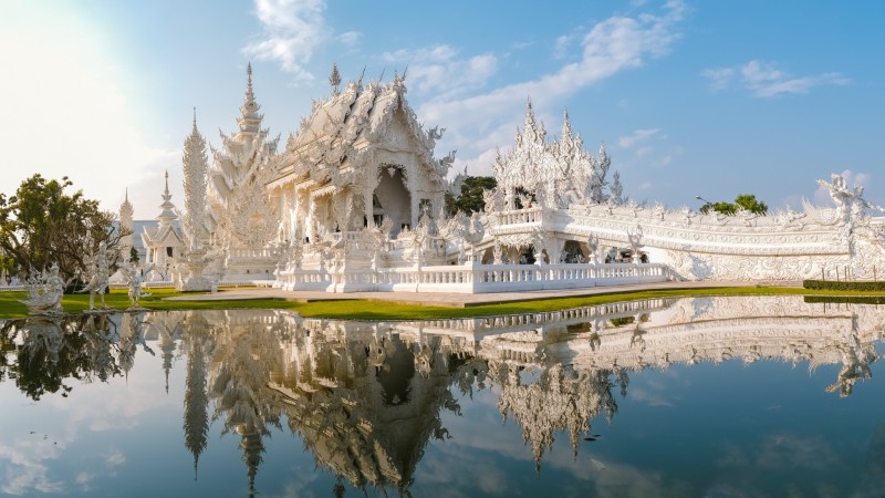 Day 4 Marvel At Wat Rong Khun's Dazzling Beauty