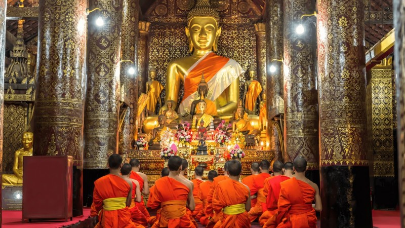 Day 2 Monks Praying At The Sacred Wat Xiengthong