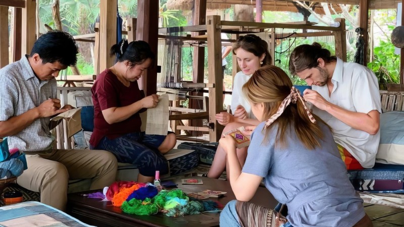 Day 3 Master Your Weaving Skill With The Help Of Expert Weavers