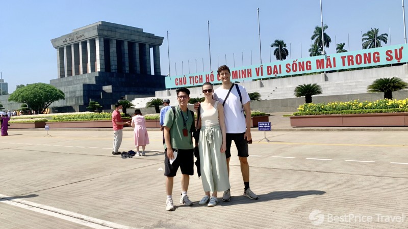 Day 6 Immerse In The Solemn Atmosphere At The Ho Chi Minh Mausoleum