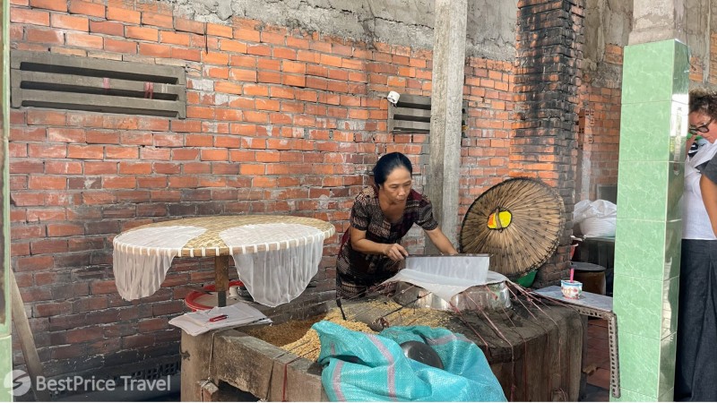 Day 17 Watch The Process Of Making Rice Paper