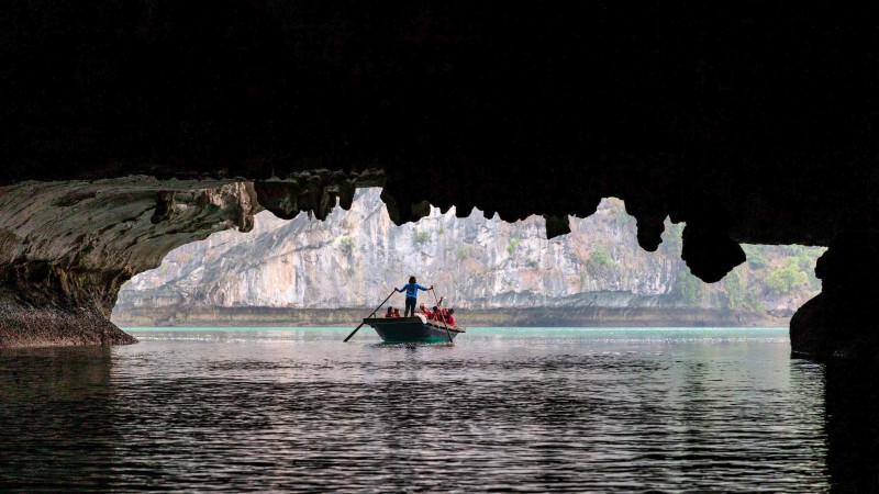 Day 5 Explore Some Caves By Boat
