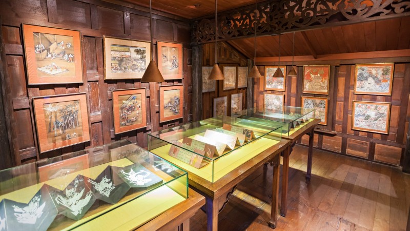 Day 2 Witness The Large Collection Of Traditional Artwork At Jim Thompson's House