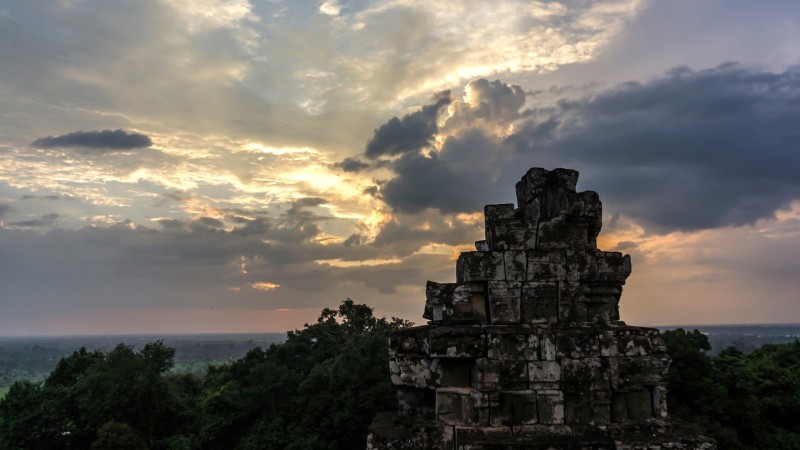 Day 4 Marvel At The Breathtaking Sunset View From Phnom Bakheng