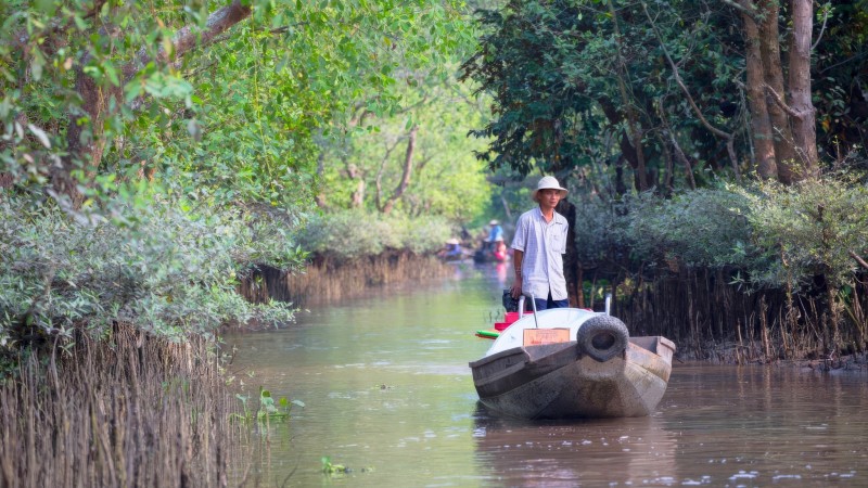 Day 2 Stroll Along The Small Canals And Enjoy The Scenery