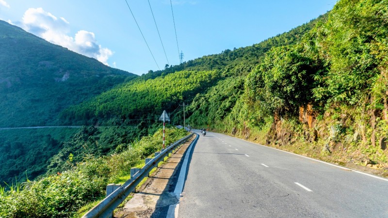 Day 7 Transfer To Hue By Bus Through The Famous Hai Van Pass