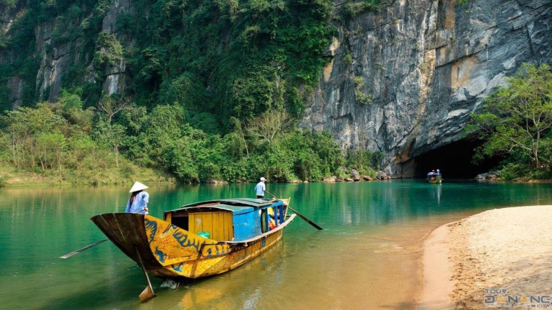Day 3 Take A Boat Ride Down The Son River To The Famous Phong Nha Cave
