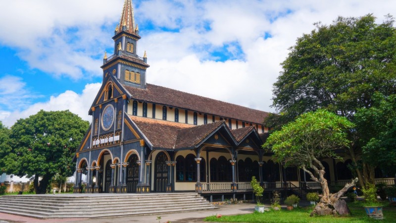 Day 7 Visit Kon Tum Bishopric, A Stunning Blend Of French Colonial And Bahnar Architecture