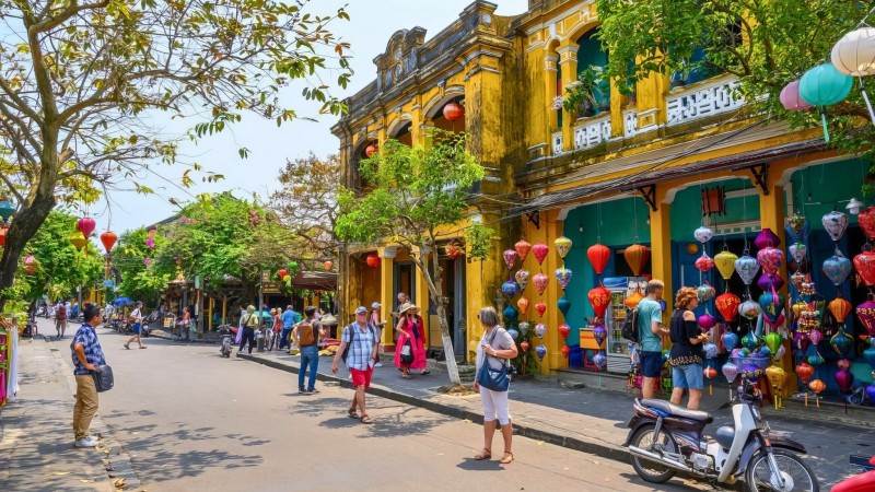 Day 12 Scroll Through The Winding Alleys Of Hoi An Acient Town
