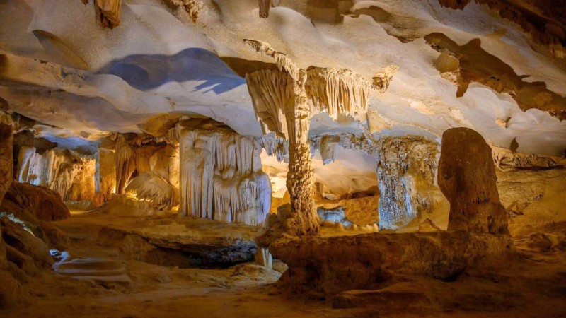 Day 5 Venture Into The Magnificent Sung Sot Cave