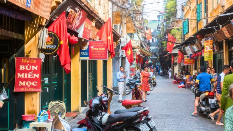 Day 9 Wander Around The Bustling Street Of Hanoi