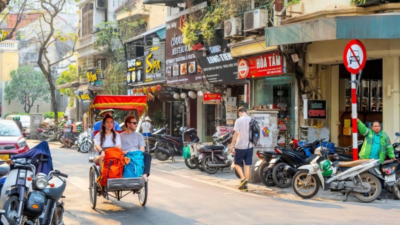 Day 9 Wander Around The Bustling Streets Of The Old Quarter