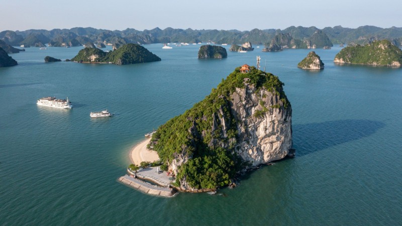 Day 11 Climb To The Top Of Titop Island For Stunning Views