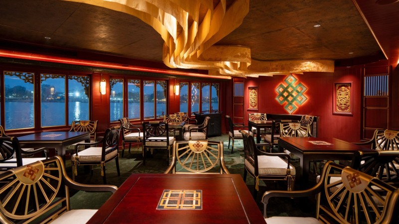 Unwind In Ultimate Comfort Aboard The Boat