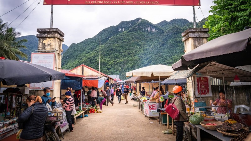 Day 3 Start The Day By Visiting Pho Doan Market