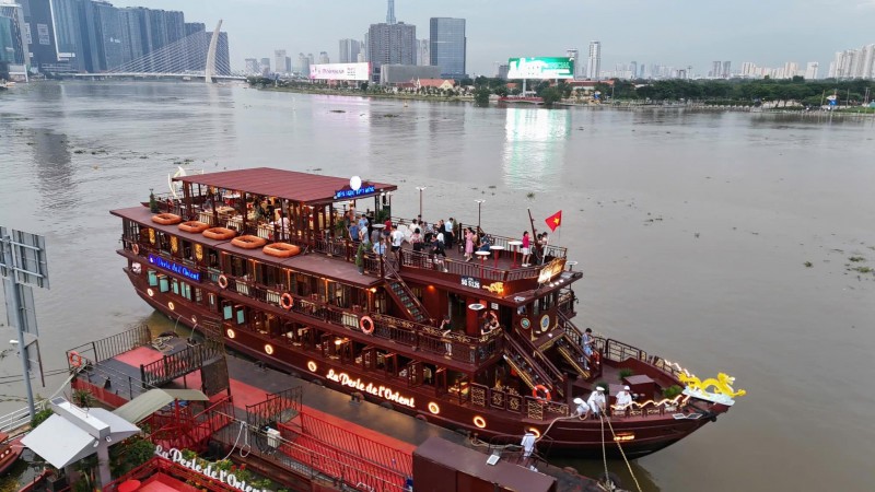 Day 15 Enjoy A Luxury Speedboat Ride On The Saigon River